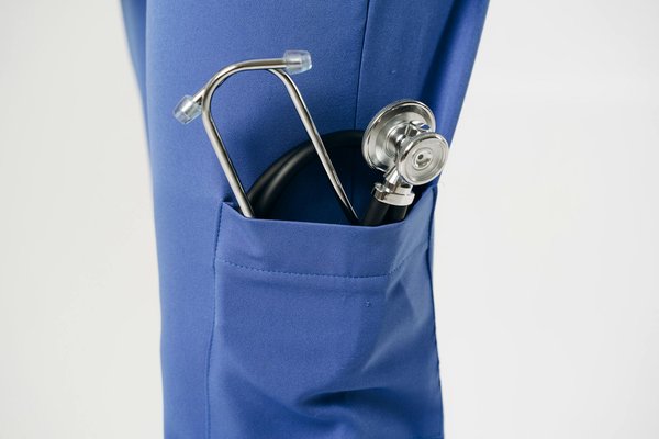 Comprendre les maladies des yeux : symptômes et solutions